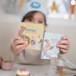 Little Dutch Uitdeelboekjes - Hoera! Het is feest & Muziekparade - NL